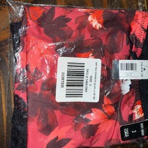 Torrid Sexy dramatic bloom size 3 Lace Panties NWT